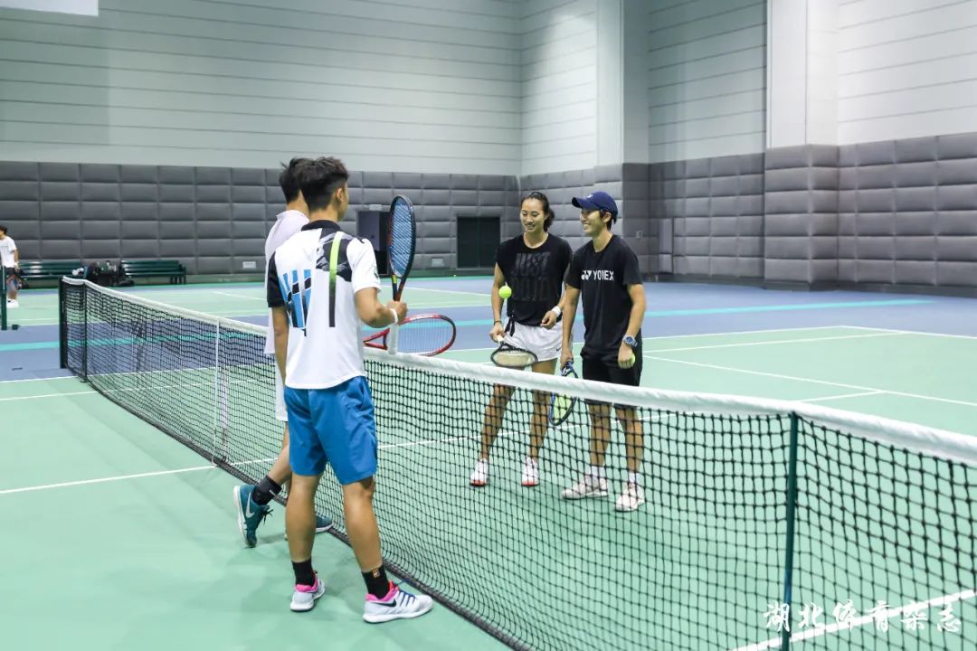 羽毛球队的