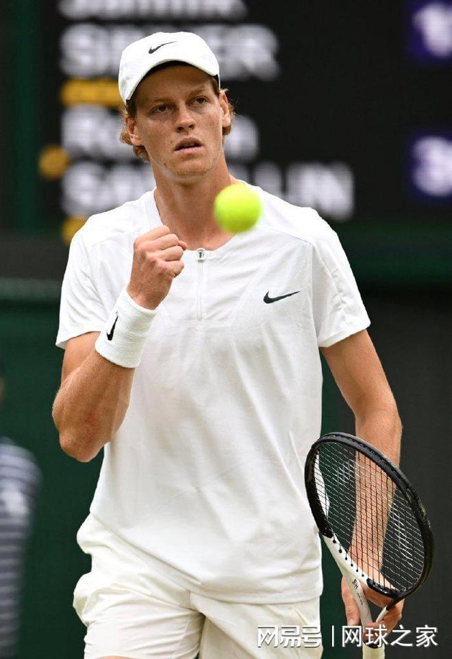 皮球在空中 皮球在空中